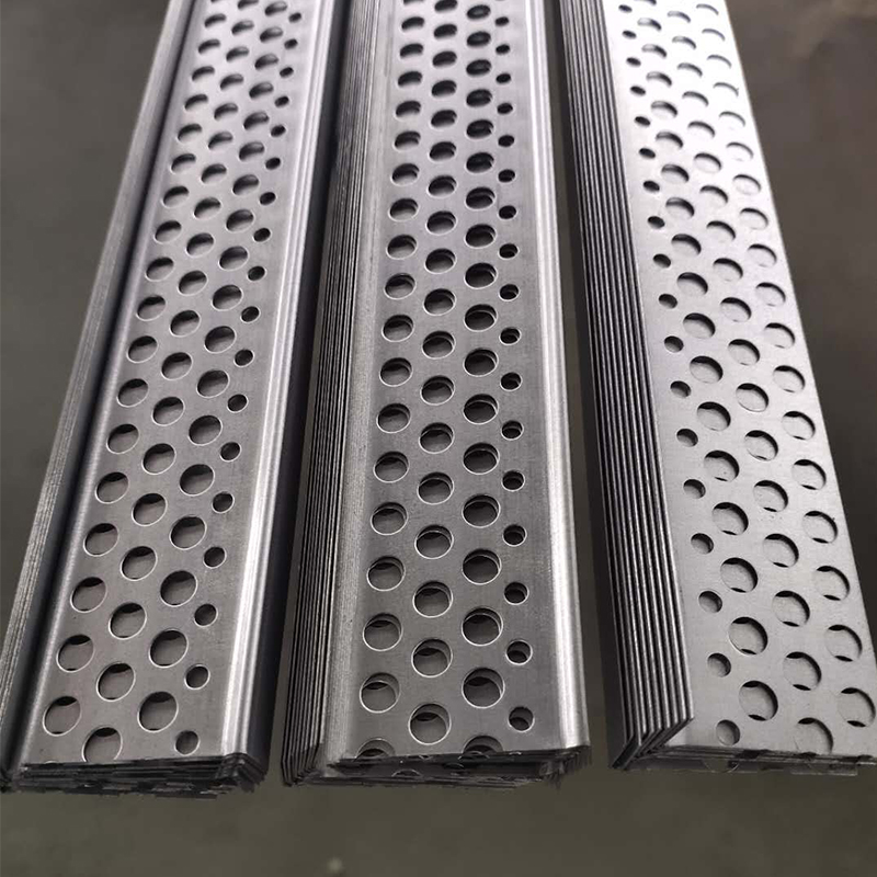 Abrazadera en forma de L para perfiles de acero ligero de metal.